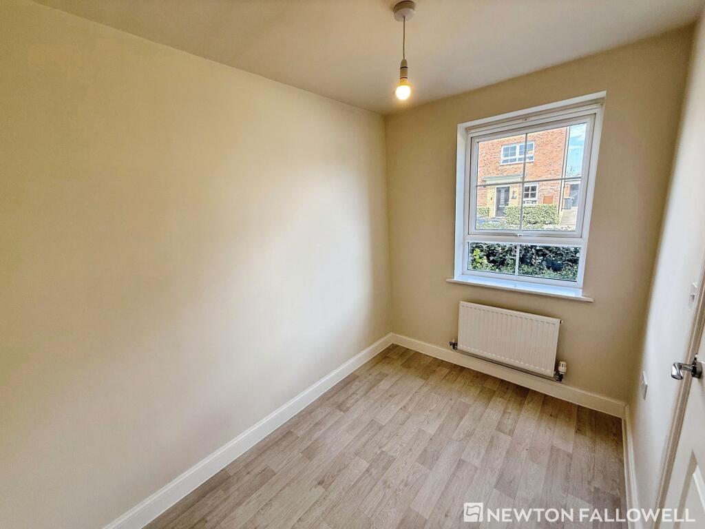 House in South Kesteven, Westbourne Villas, Bourne - More