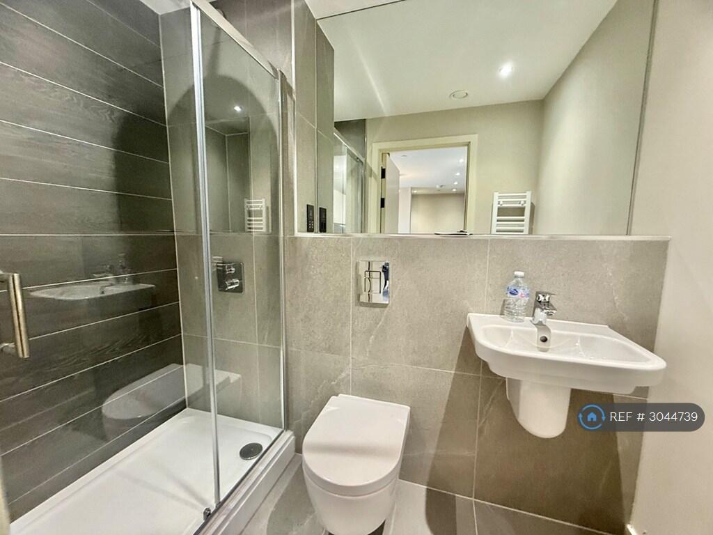 Apartment in Manchester, Hulme - View 4