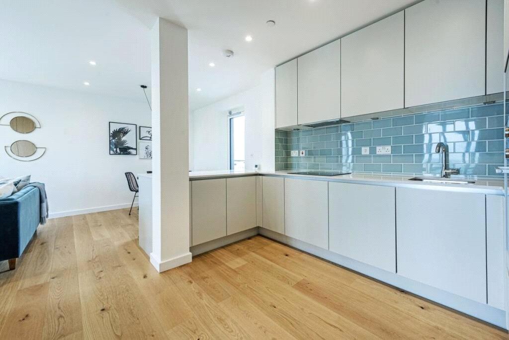 Mapleton Crescent, Wandsworth, London, SW18 photo 2