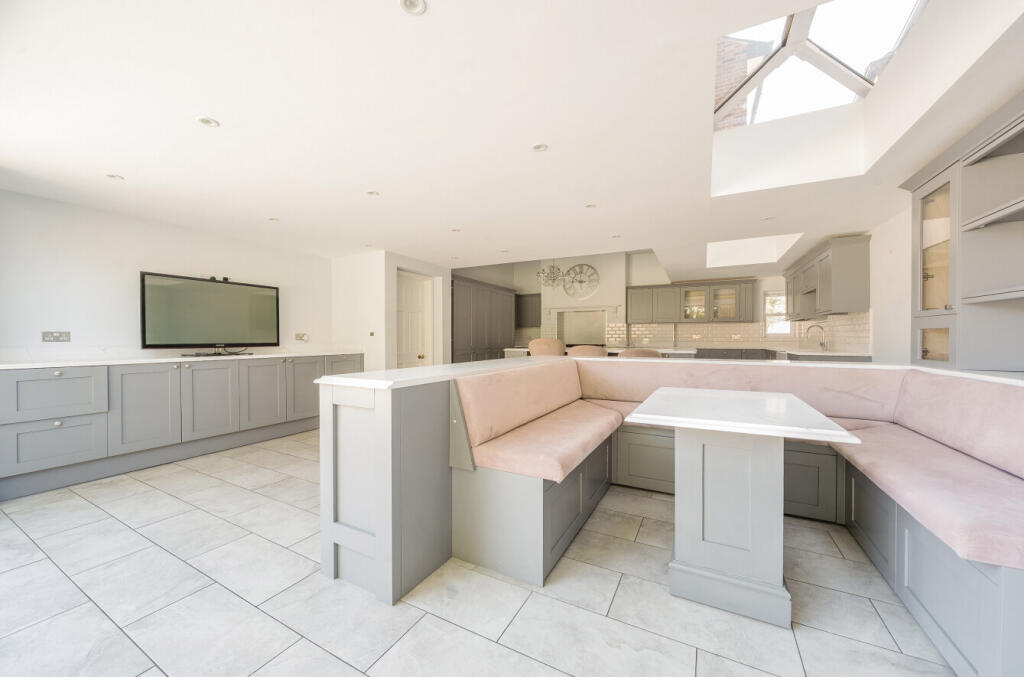 Victoria Grove, Southsea, Hampshire, PO5 - View 5
