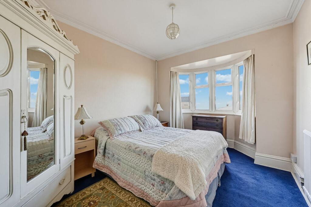 Apartment in Kingston upon Thames - More