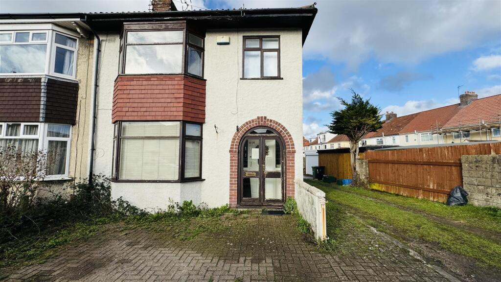 5 bedroom end of terrace house for rent
