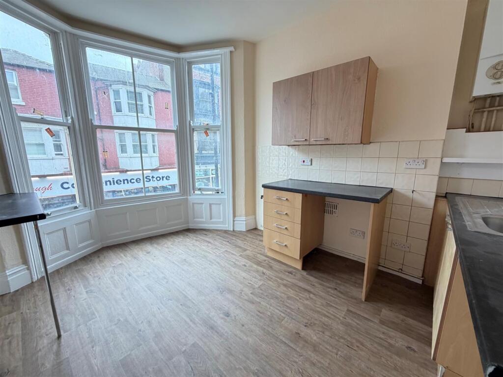 Apartment in York - View 3