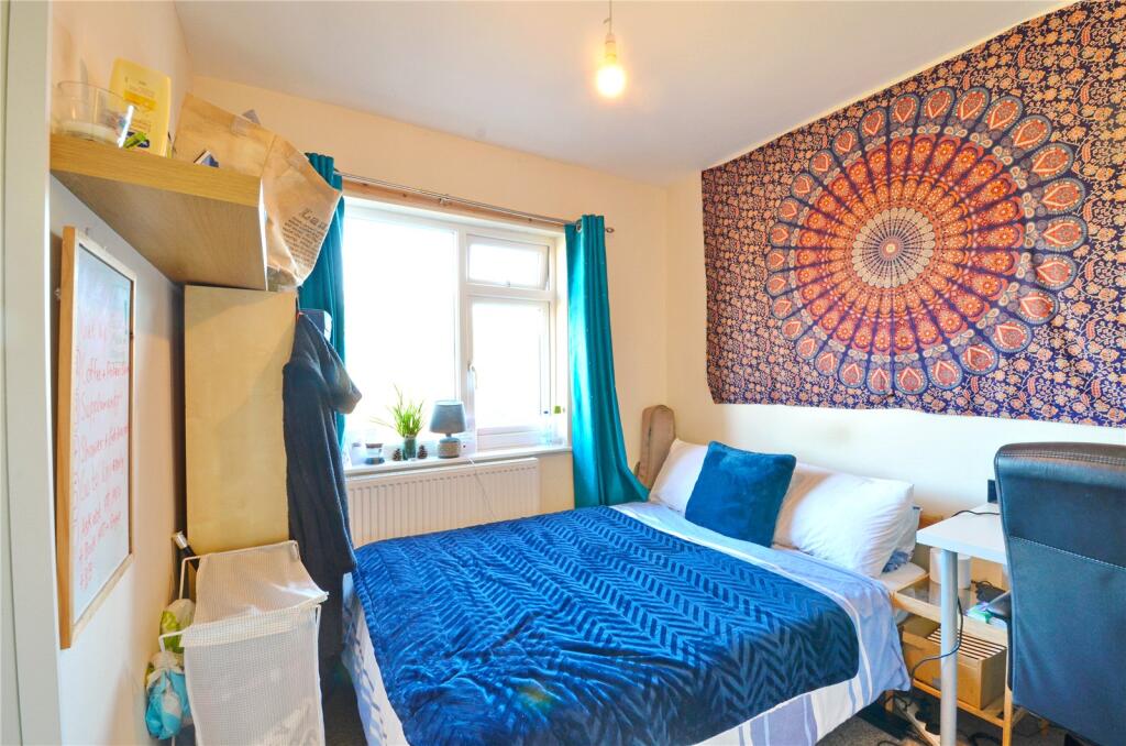 4 bedroom semi-detached house for rent