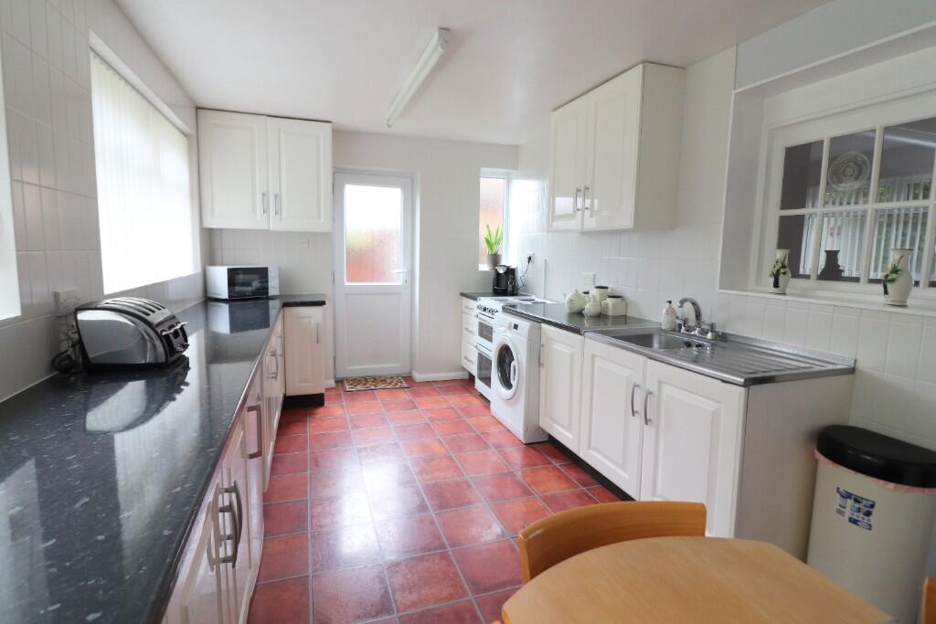 Norman Road, Barton Le Clay, Bedfordshire, MK45 4PX photo 2