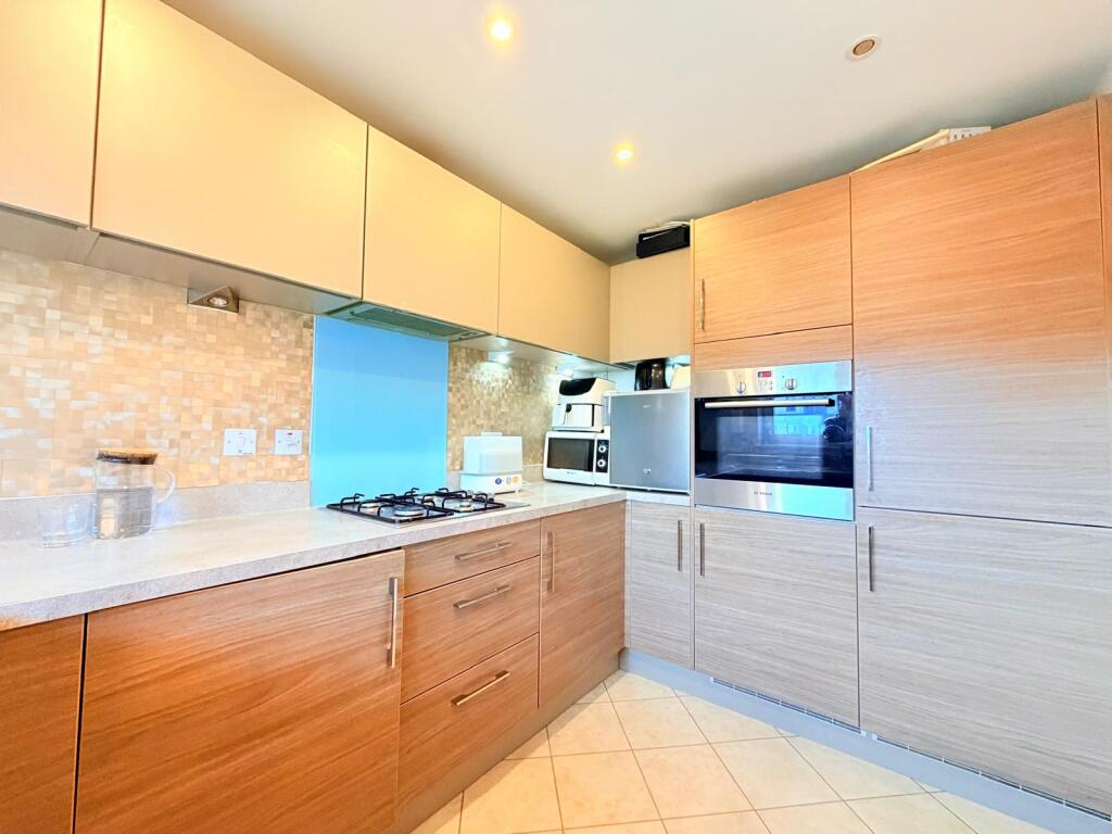 House in Milton Keynes, Oakgrove, Broughton and Milton Keynes - More