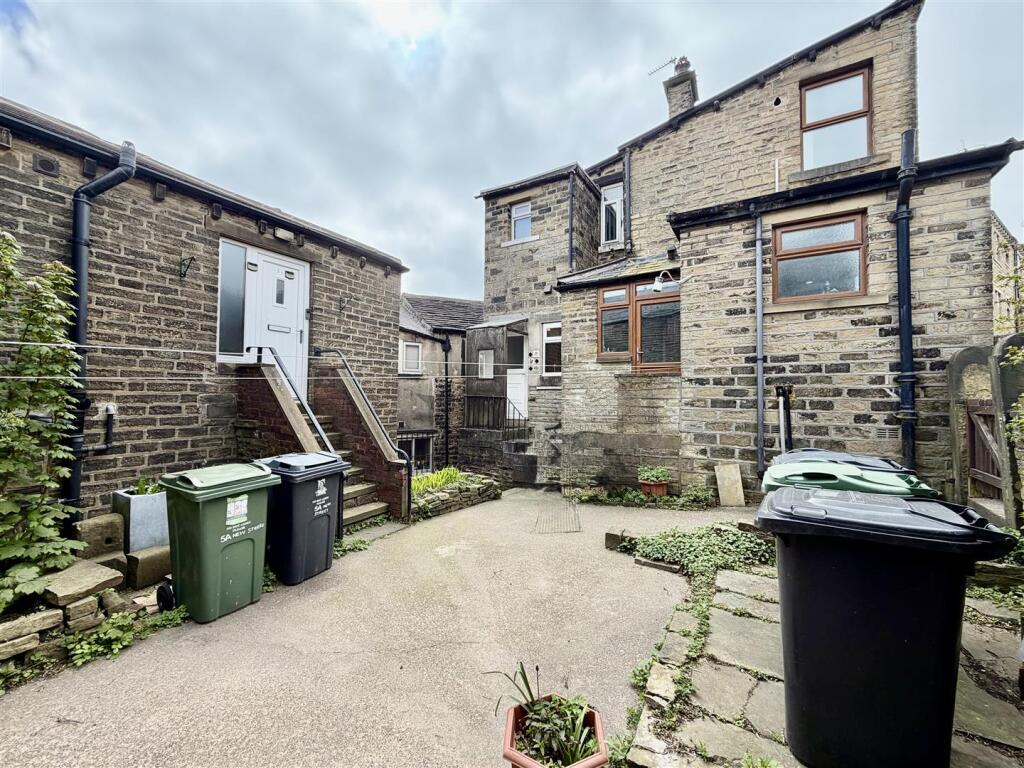 Westgate, Meltham, Holmfirth - View 3