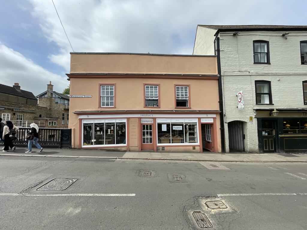 Main image of property: 31 Magdalene Street, Cambridge, Cambridgeshire, CB3 0AF