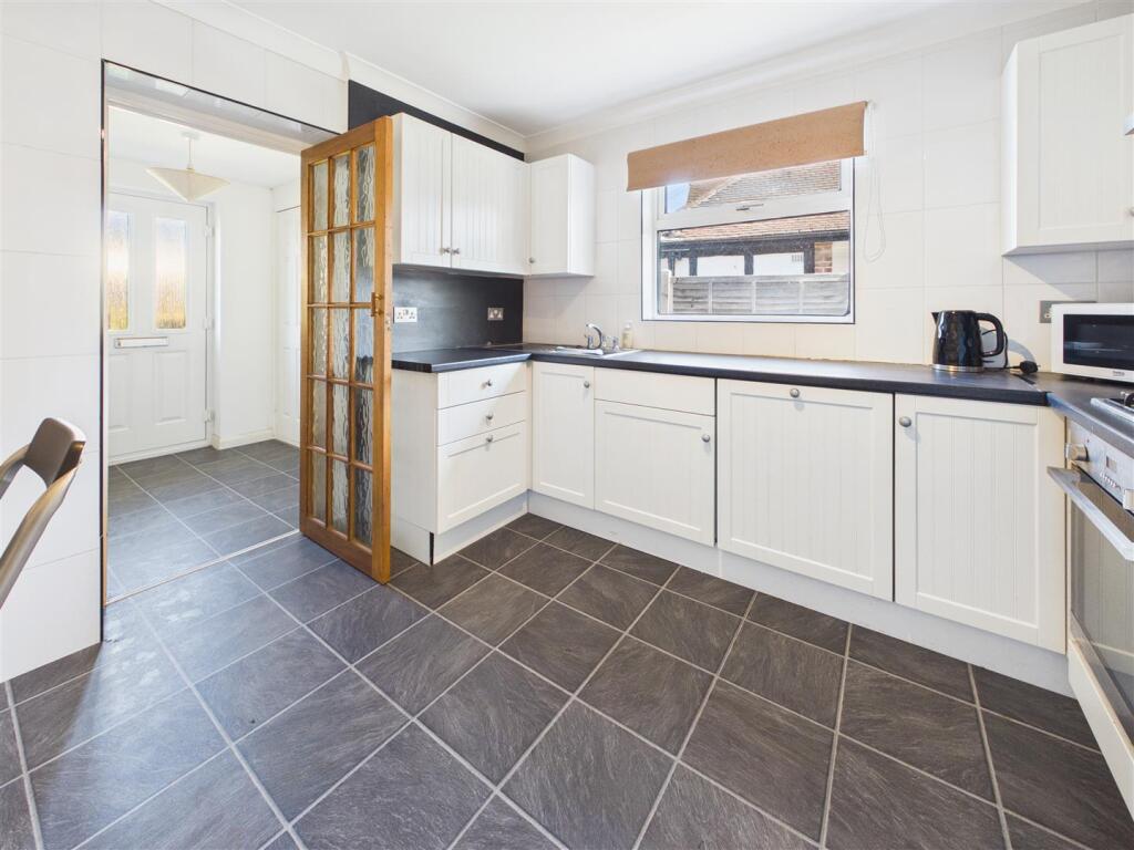House in Walton-on-Thames, Surrey - View 3