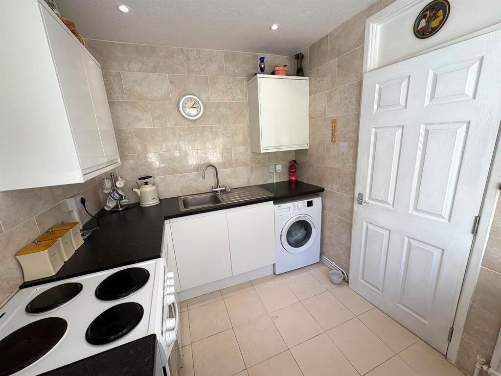 Apartment in Cardiff, Maesteg - View 4