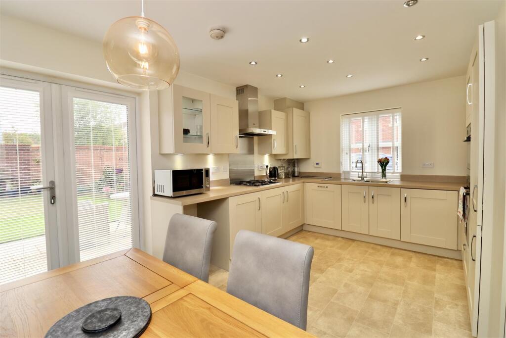 Thurlow Avenue, Pocklington, York photo 2