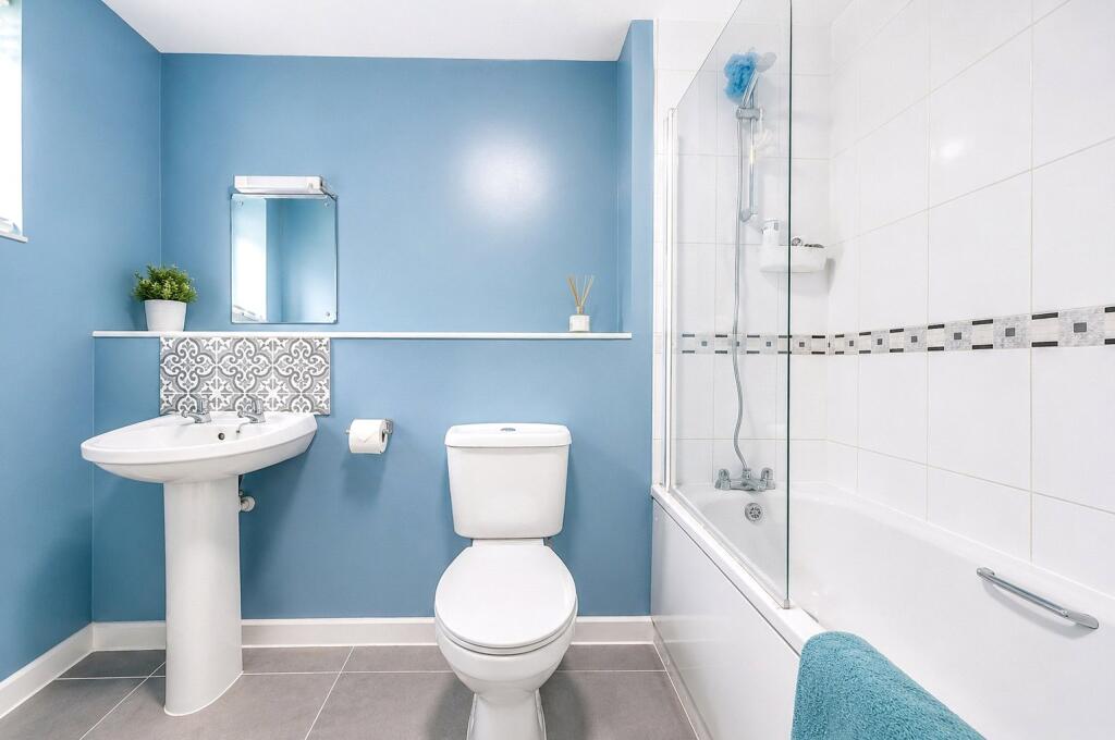 Apartment in Basingstoke and Deane, Lychpit, Popley - More