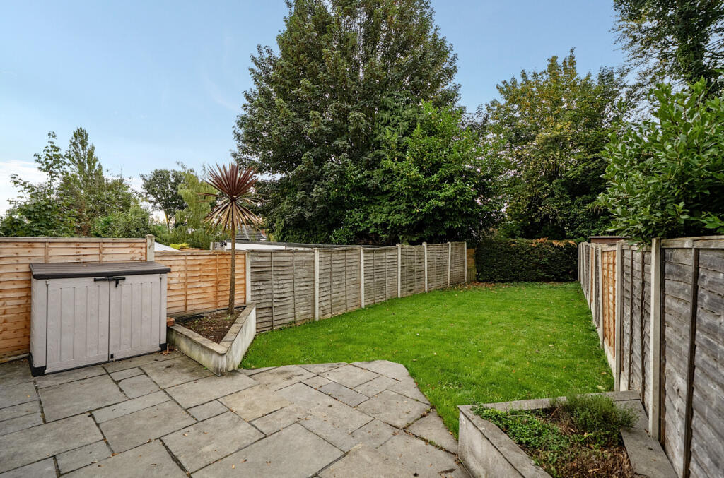 House in Leeds, Harehills Corner, Gledhow - View 4