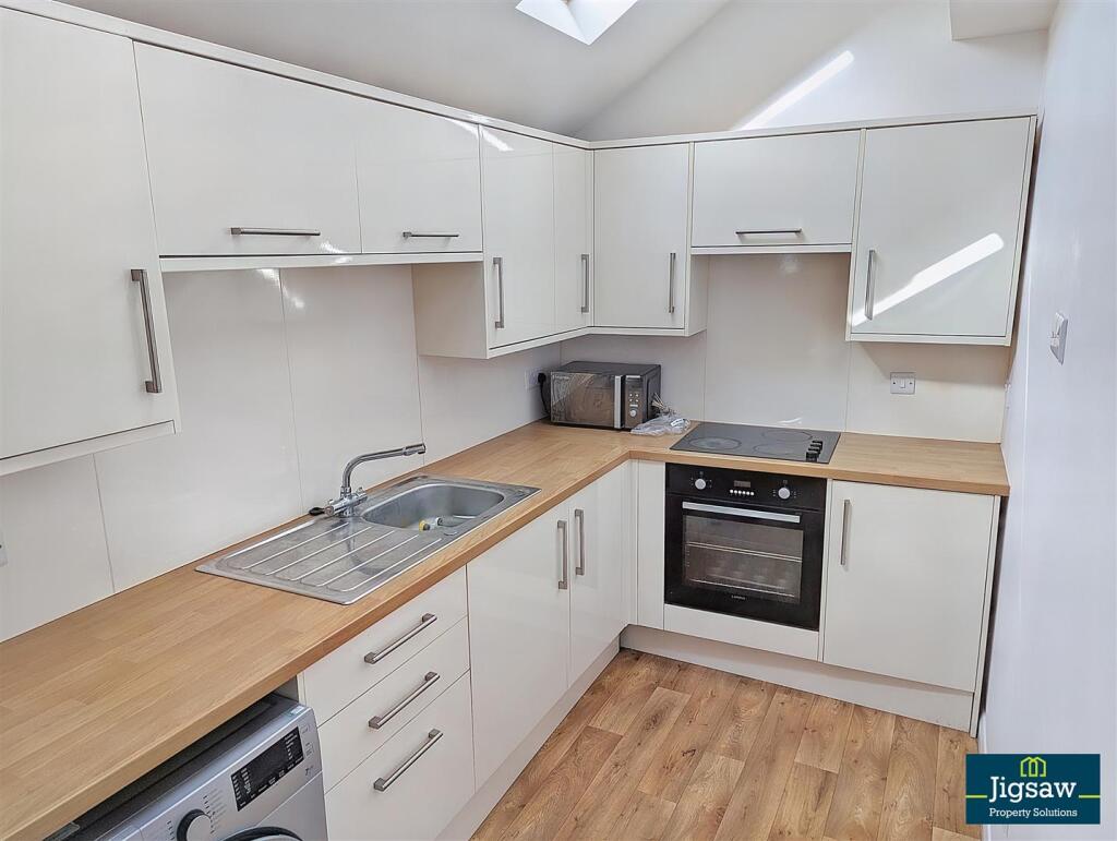Main image of property: Queens Crescent, Lincoln
