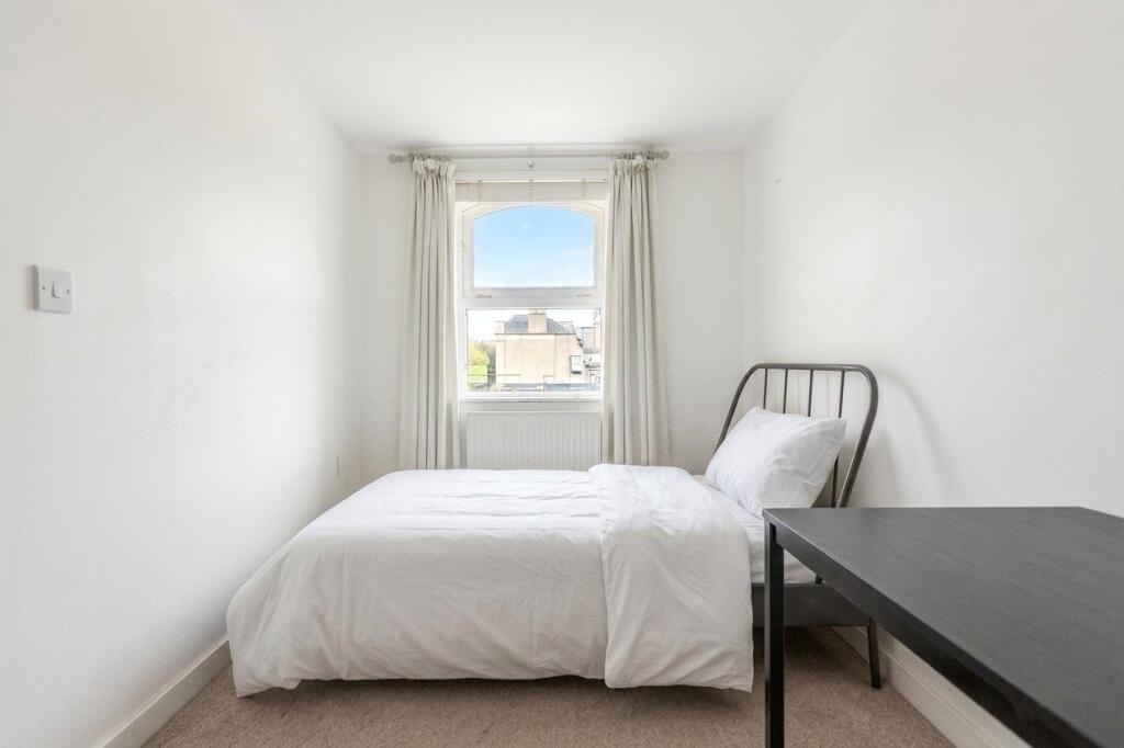 Apartment in Bristol, Old City, Broadmead - View 4