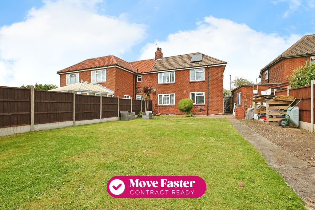 3-bed semi-detached on Beacon Avenue, Barton-upon-humber, DN18 5DP, £170,000