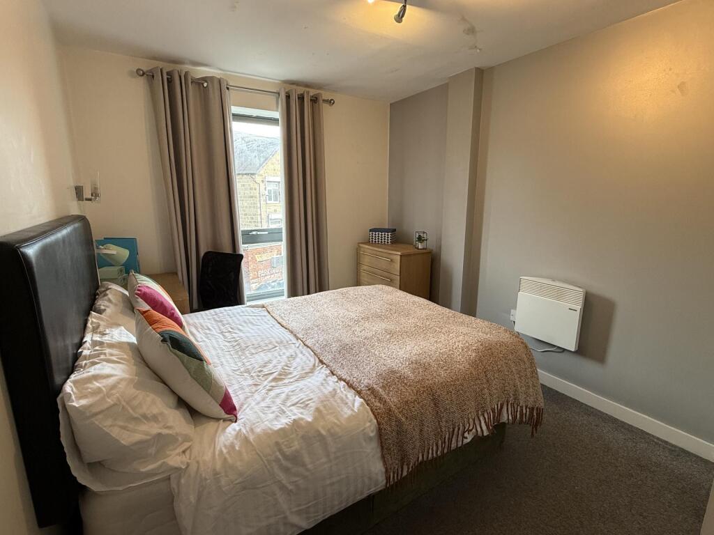 Apartment in Leeds - View 3