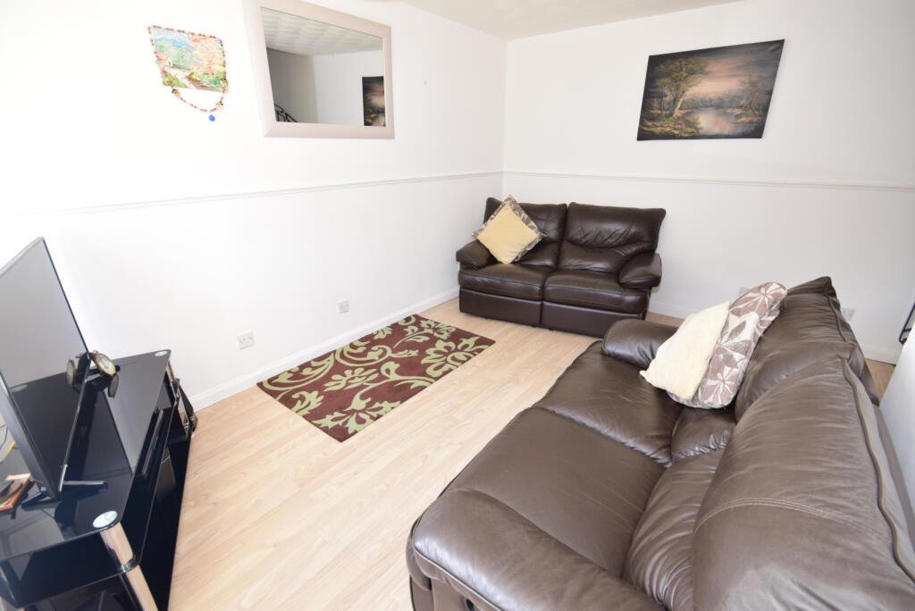 House in Newarthill, North Lanarkshire - View 3
