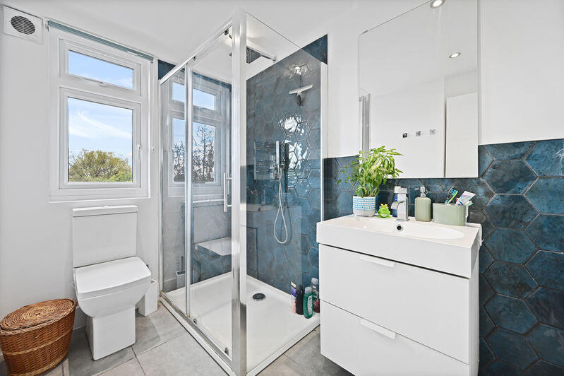 House in London - View 5