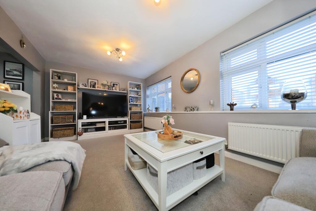 Osborne Close, Kidderminster, Worcestershire, DY10 photo 3
