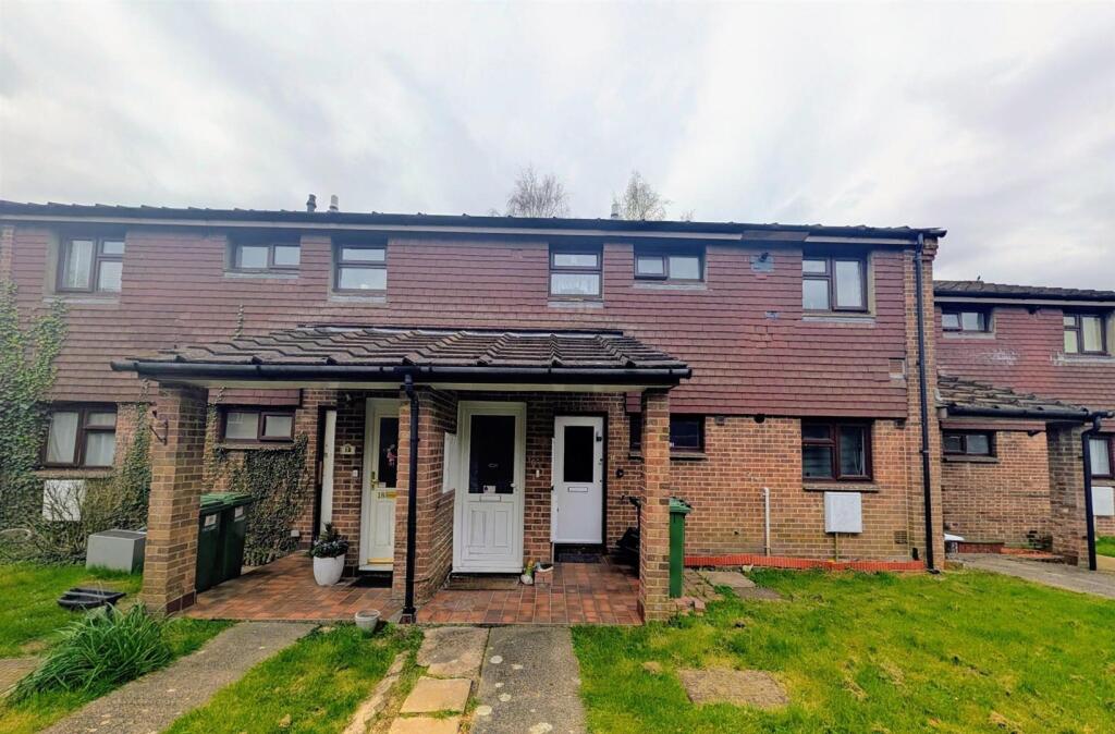 Main image of property: Stag Close, Bishopstoke, Eastleigh