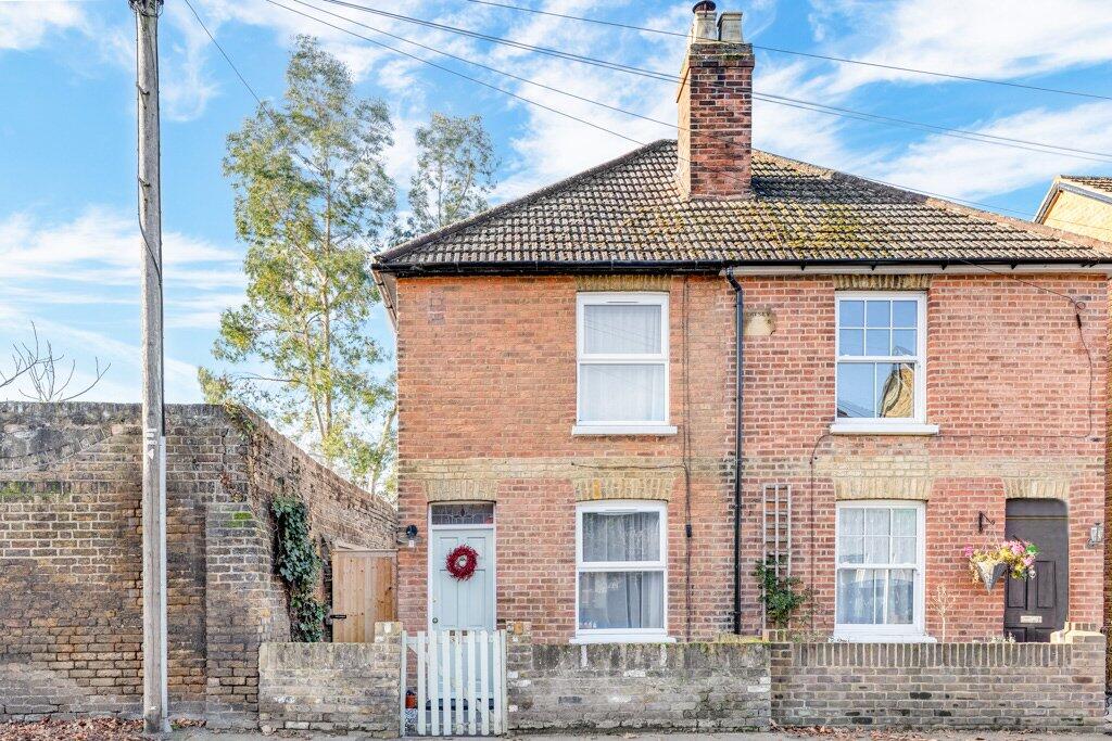 Main image of property: Chertsey Road, Byfleet, Surrey, KT14