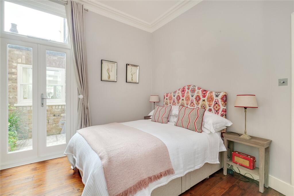 Apartment in London - View 3