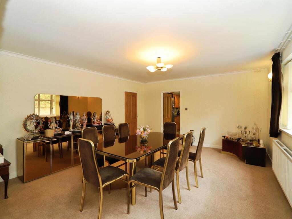House in Cardiff, Tonyrefail - More