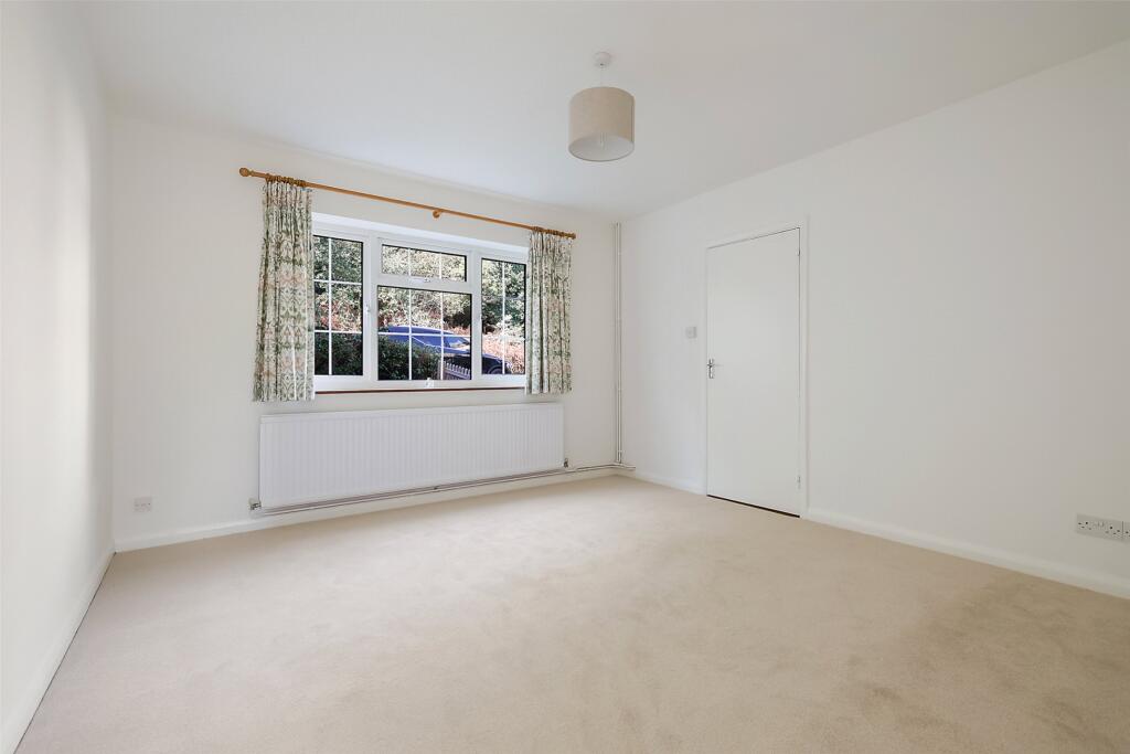 House in Redhill - View 4