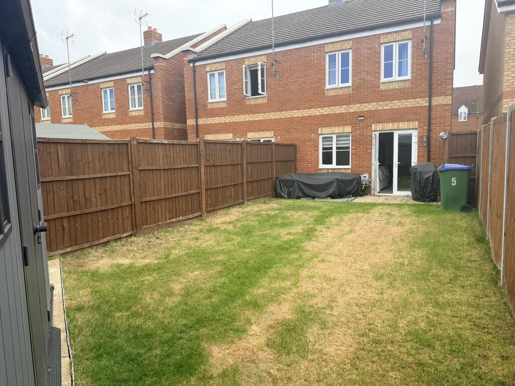 Hamilton Close, Buckingham, MK18 - View 3
