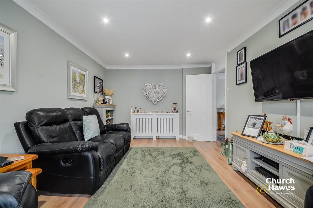 Ash Grove, Burnham-on-Crouch photo 4