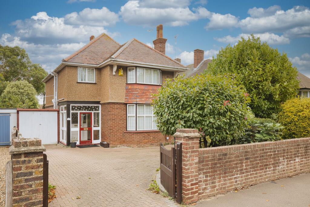 3-bed detached on Broadstairs Road, Broadstairs, Kent, CT10, £450,000