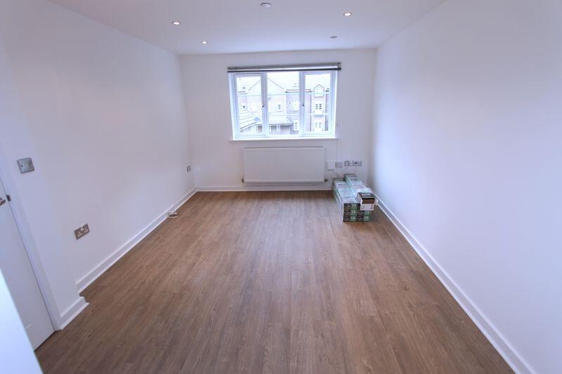 Apartment in Luton - View 4