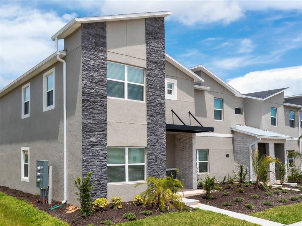 Main image of property: Florida, Polk County, Davenport