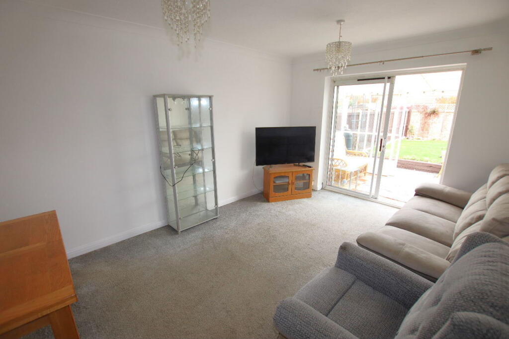 Risby Close, Clacton on Sea, CO16 photo 3