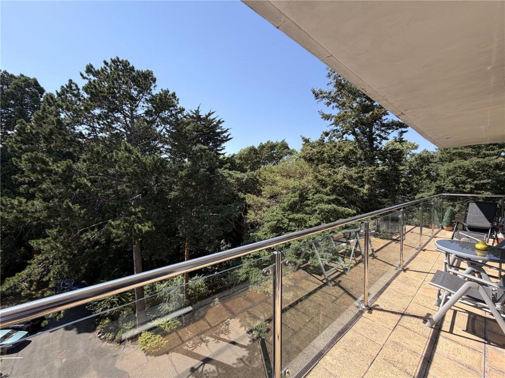Apartment in Bournemouth, Branksome, Poole - View 3