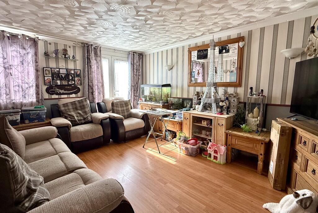 Carless Close, Rowner, Gosport photo 2