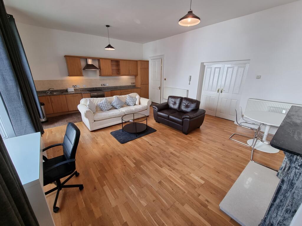 Apartment in Warwick, Royal Leamington Spa - View 4