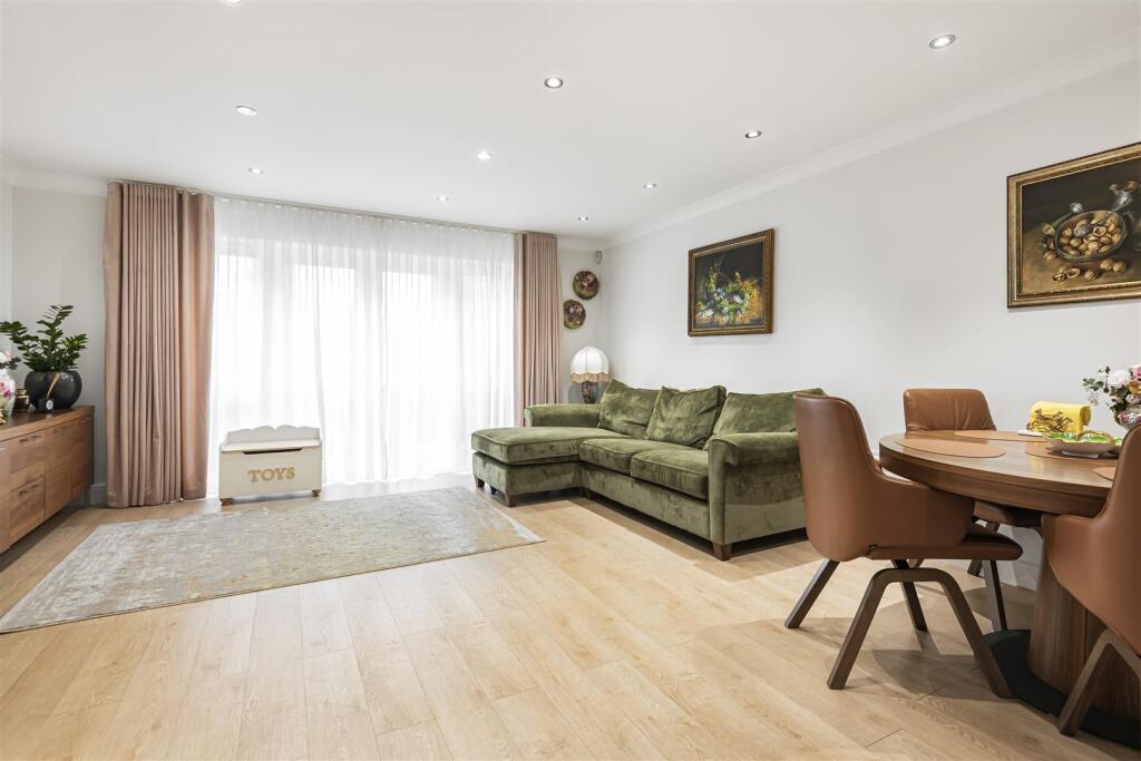 House in Watford - View 2