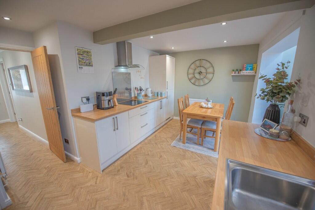 House in Bradford, Steeton with Eastburn - View 2