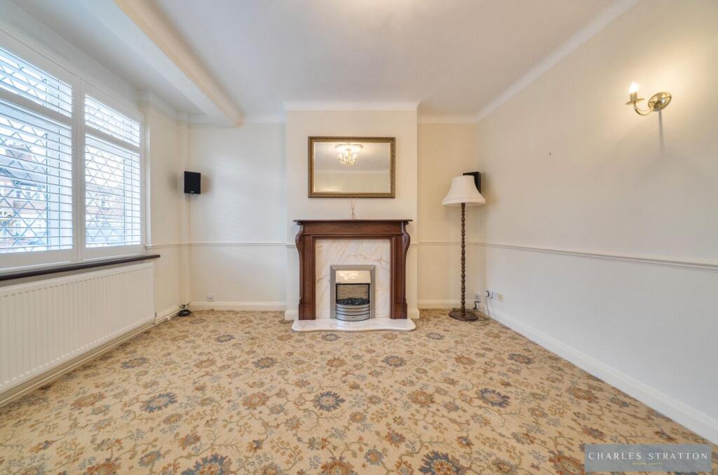 House in Romford - More