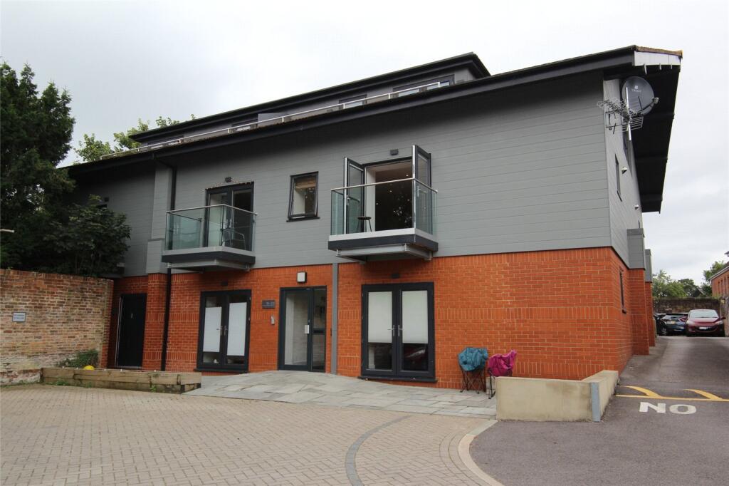 Main image of property: Wykeham Place, Fareham, Hampshire, PO16