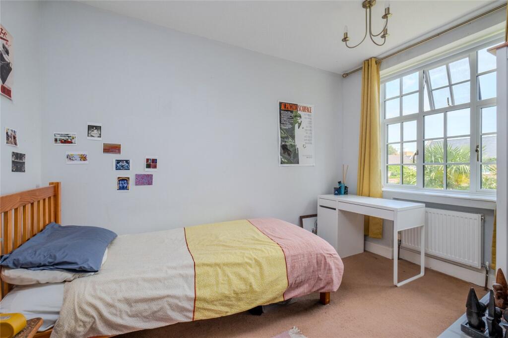 Apartment in London - View 5