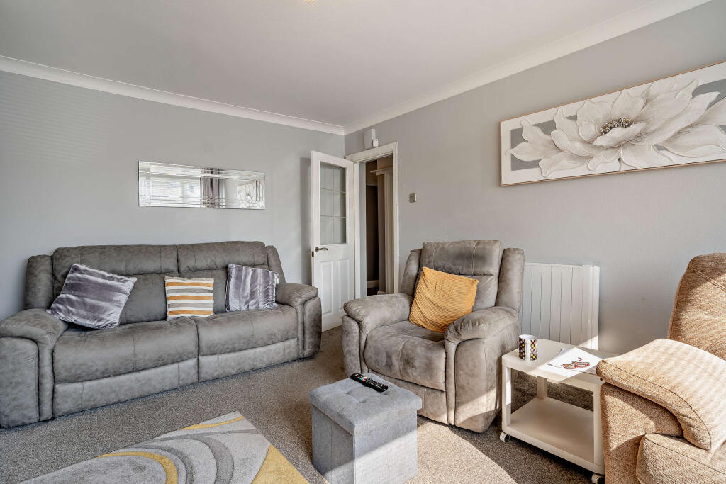 Apartment in Cardiff, Sully and Lavernock - View 5