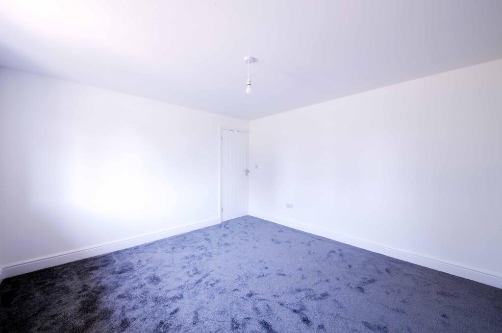 House in Slough - View 4