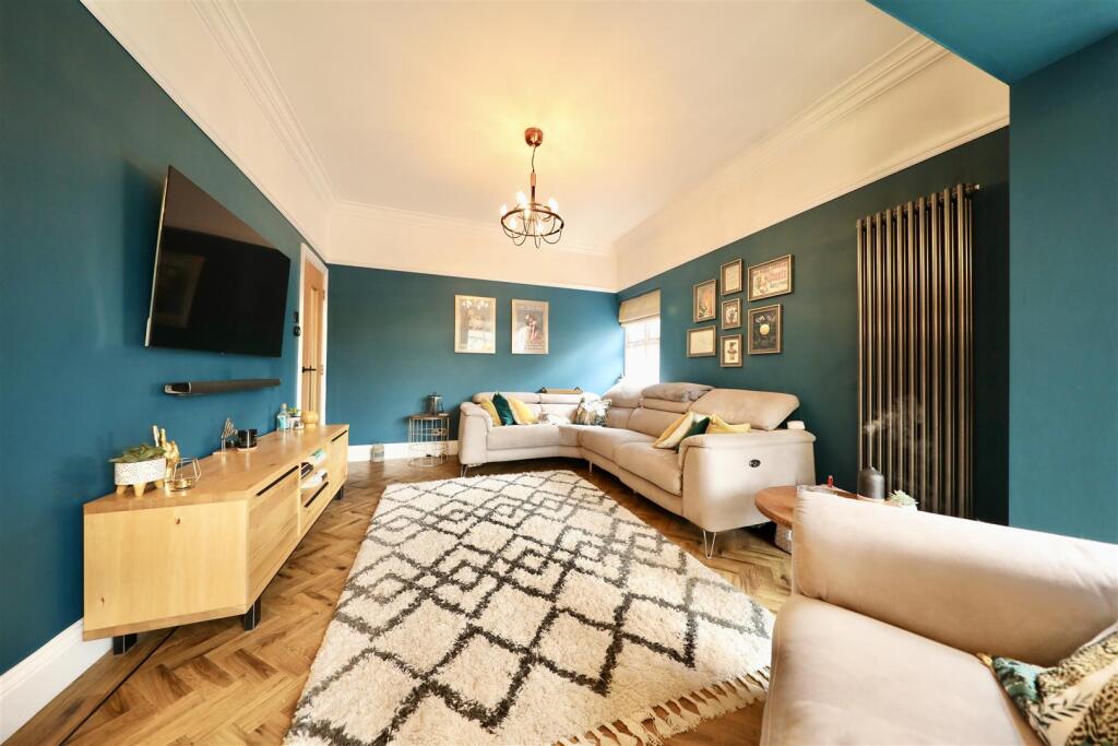 House in Hull - More