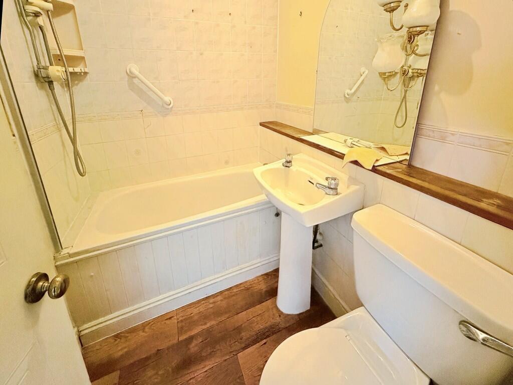 House in Bath - View 5