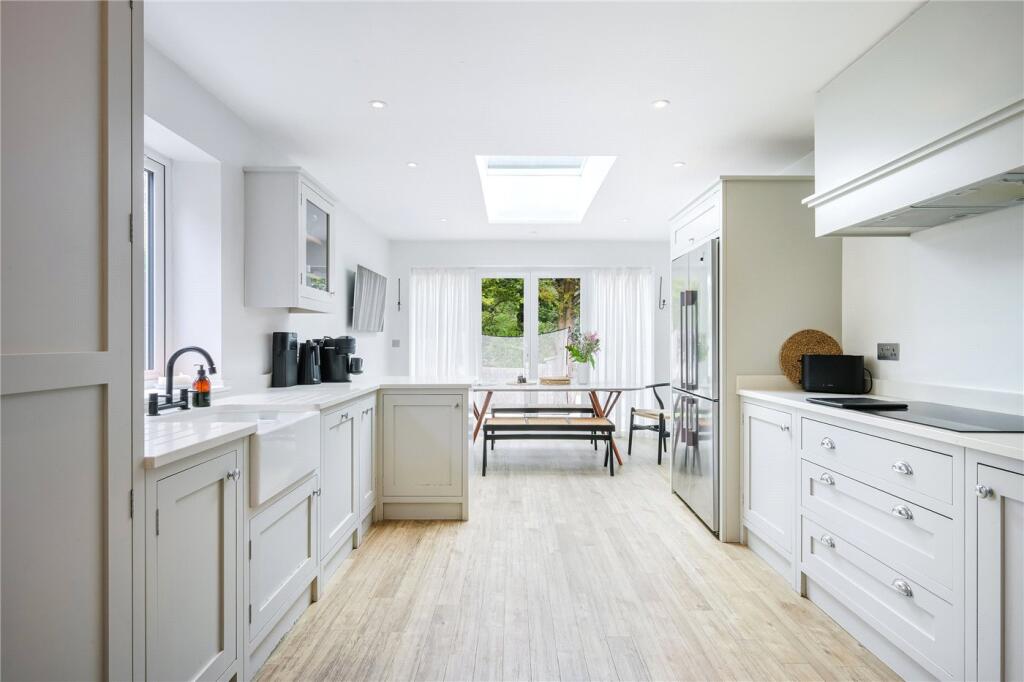 Longdown Lane North, Epsom, Surrey, KT17 photo 2