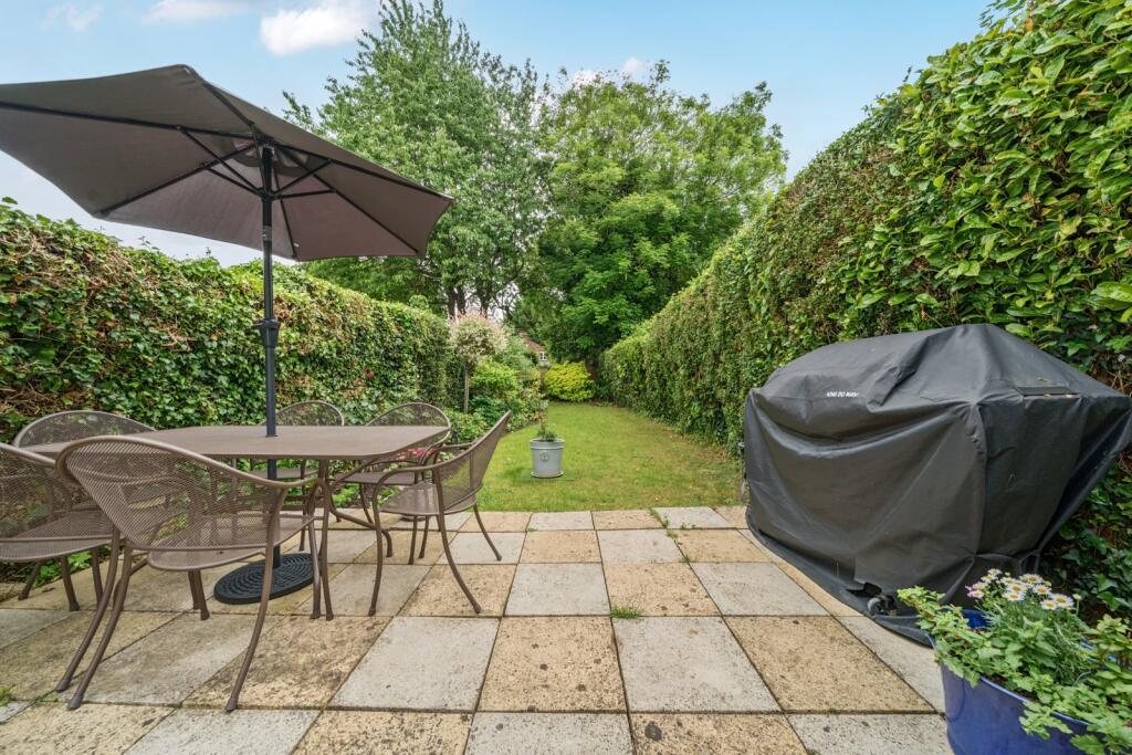Flint Cottages, The Common, Flackwell Heath, Buckinghamshire, HP10 - View 4
