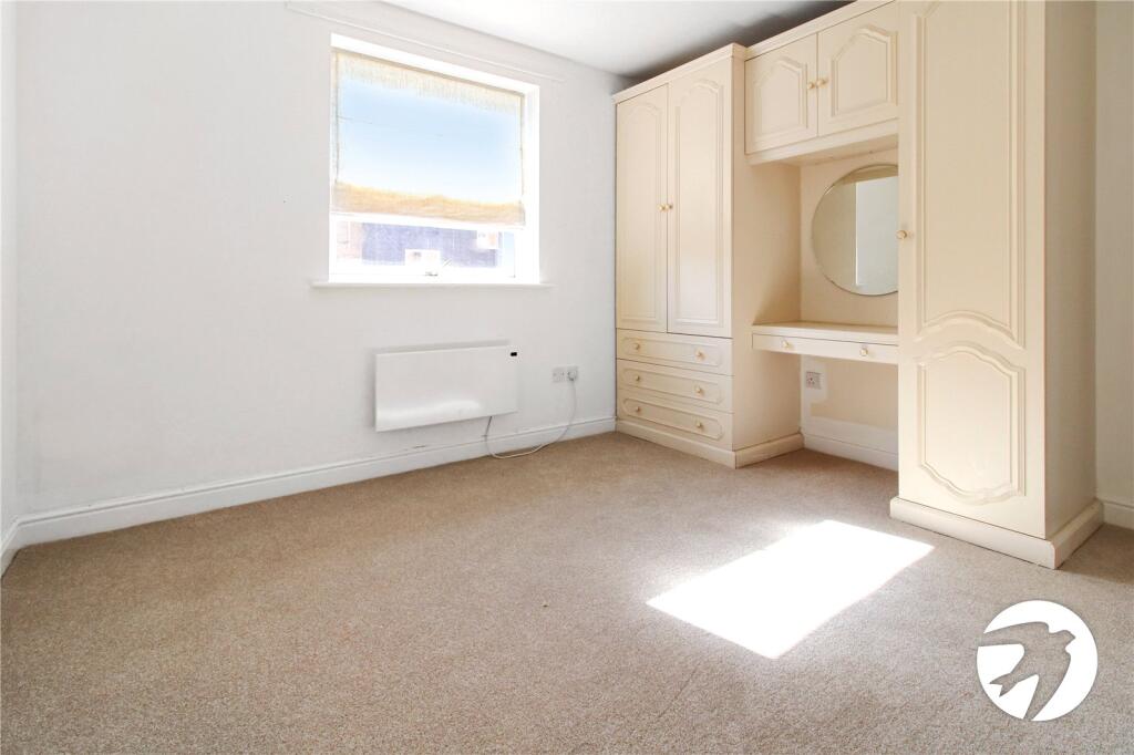 Apartment in Gravesham, Gravesend - View 5